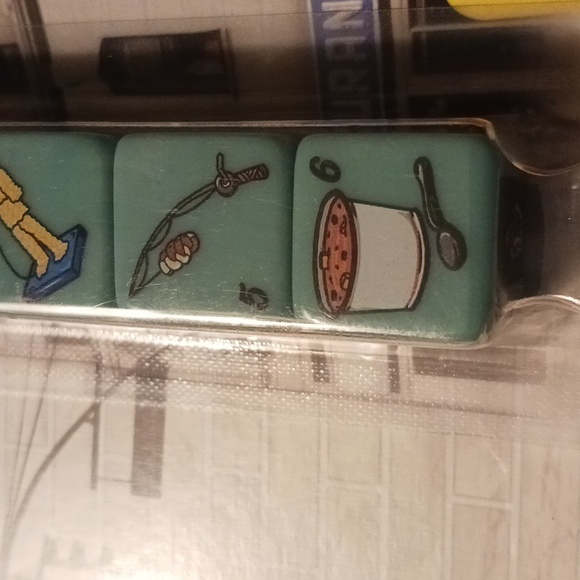 SEINFELD COLLECTIBLE DICE SET - Picture 6 of 6